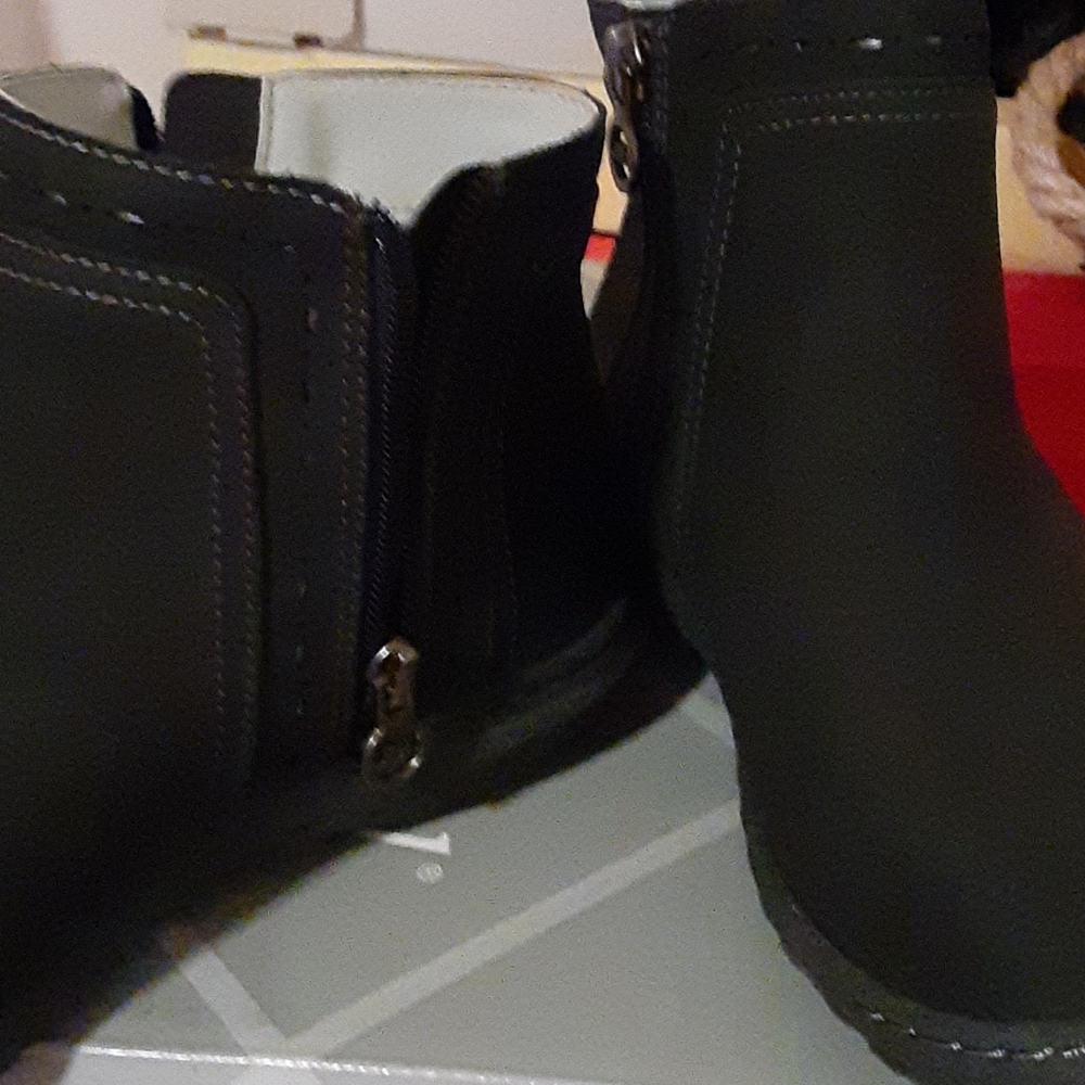 Boots - Picture 2 of 3